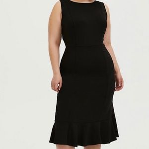 *NWT* Black Sheath Ponte Trumpet Dress